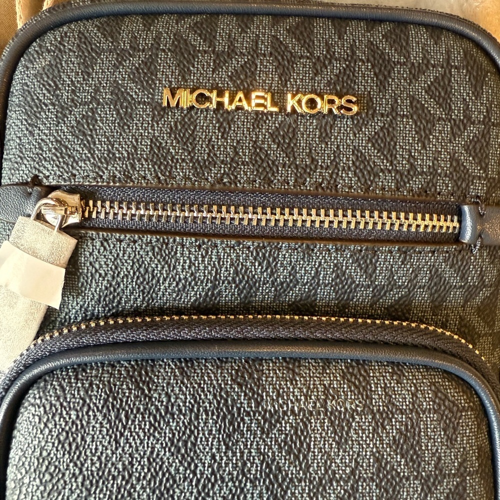 Michael Kors blue Messenger Bag with silver-Tone Hardware - Picture 3 of 7